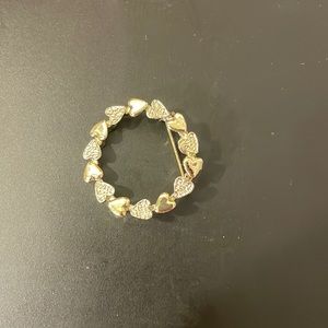 Vintage gold circle heart brooch